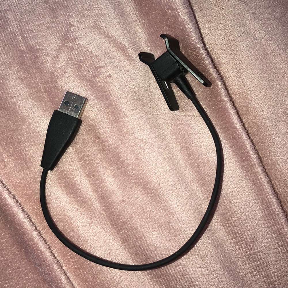 Fitbit with charging cable - Picture 5 of 5